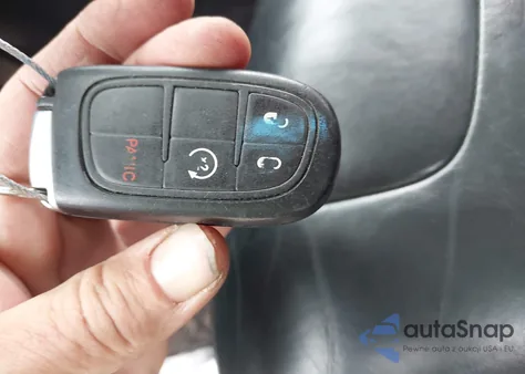 2017 Jeep Cherokee Limited 4X4 from USA, damaged, VIN 1C4PJMDB8HW561294